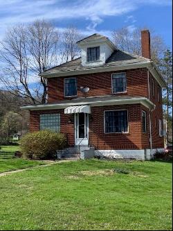 5 Market St, East Bethlehem PA 15333