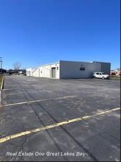 3270 Bay Rd, Saginaw Township MI 48603