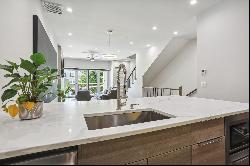 Stunning Upgraded Townhome In The Heart of Atlanta