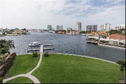 250 Park Shore Dr Unit 302, Naples FL 34103