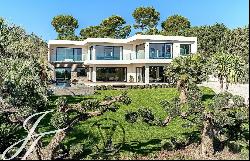 Superb modern villa for rent in Mougins