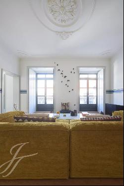Charming renovated apartment, 3 bedrooms, 137 m2, light, charm