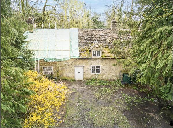 Castle Cottage is a charming Grade II listed cottage sitting in approximately 8 acres of g