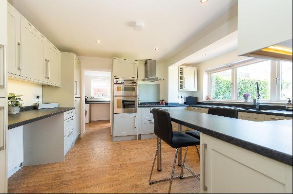 An immaculately presented detached family home located in the heart of Leek Wootton villag
