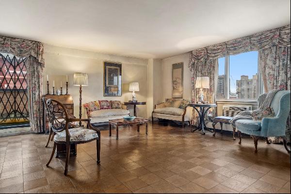 Searching for an expansive apartment with abundant light and an extensive terrace on the U