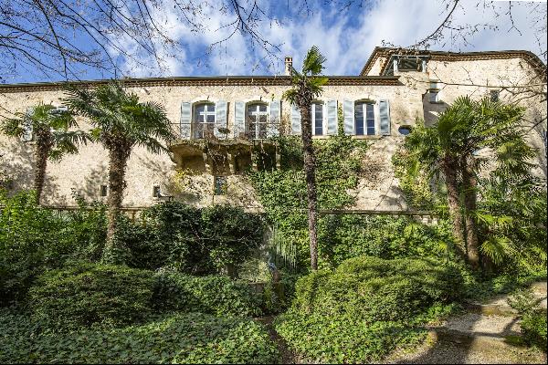 Romantic chateau an hour away from Uzes