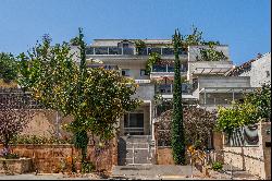 Gorgeous Garden Apartment in the Valley Neighborhood