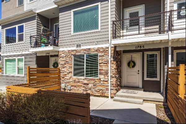 Spacious Move-In Ready, Four Bedroom Townhome in North Utah County!