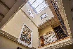 Sevillian house with patio near the Museum of Fine Arts