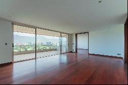 4-bedroom apartment, 5 bathrooms, including services in Las Condes.