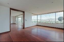 4-bedroom apartment, 5 bathrooms, including services in Las Condes.