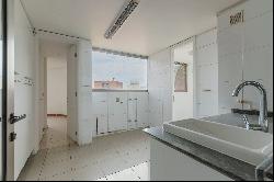 4-bedroom apartment, 5 bathrooms, including services in Las Condes.