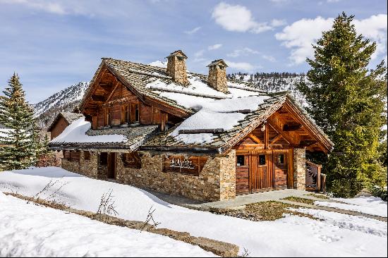 Beautiful Chalet with Authentic Charm in Montgenèvre