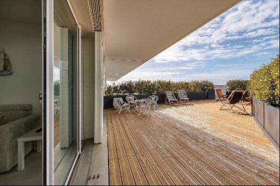 SUPERB APARTMENT WITH LARGE TERRACE AND SEA VIEW ROYAN