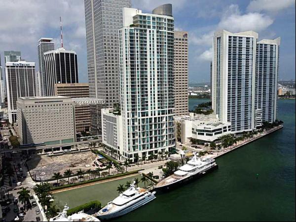 475 BRICKELL AV 2415