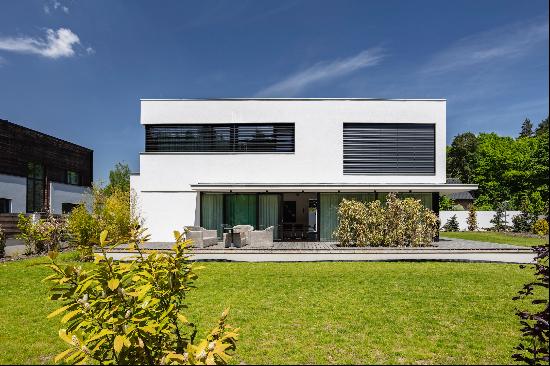 Modern villa with a garden, Prague-east ID: 0554