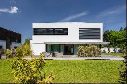 Modern villa with a garden, Prague-east ID: 0554