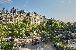 Paris 16th District – A superb 3-bed apartment in an iconic buildng