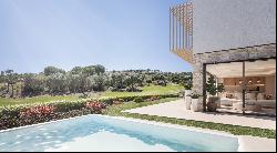 Duplex townhouse with golf course views and concierge service in La Cala Golf