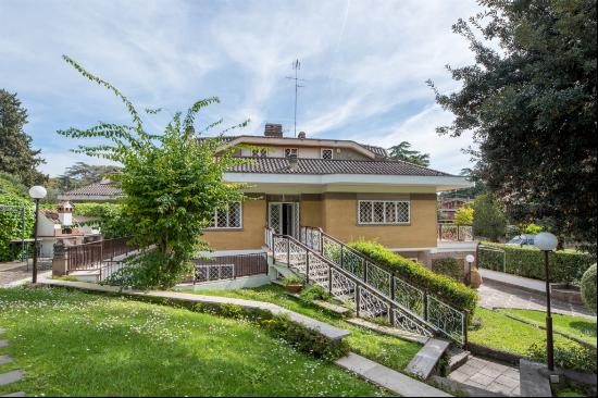 Independent villa in Eur disctrict