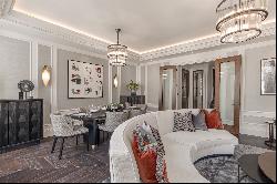 An elegant two-bedroom luxury property close to Kensington Gardens and Hyde Park