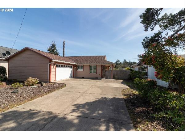 1912 18th St, Florence OR 97439