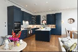 Newly built, detached residence with large garden in prime Wimbledon location.