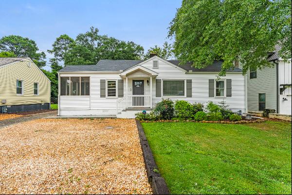 Beautifully Renovated Bungalow in Brookhaven