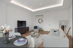 Brand new, modernly designed apartment with incredible Hyde Park views and in-ho