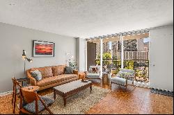 Recently Updated Two-Bedroom Unit With Incredible City Views!