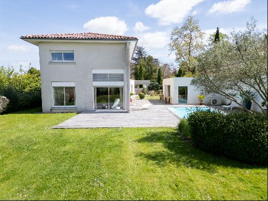 MONTRABe -  Maison 207sqm - Piscine - Garage - Dependance