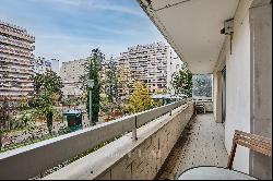 Paris 17th District – A sunny 2/3 bed apartment
