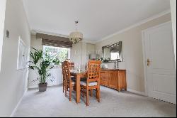 Spacious Apartment Overlooking The Royal Jersey Golf Course