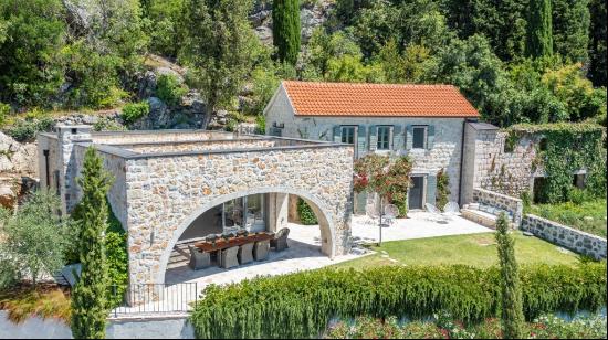 Boutique Villa “Stone House”