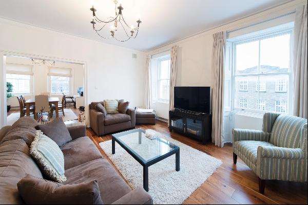 Lovely two bed lateral flat on Onslow Gardens