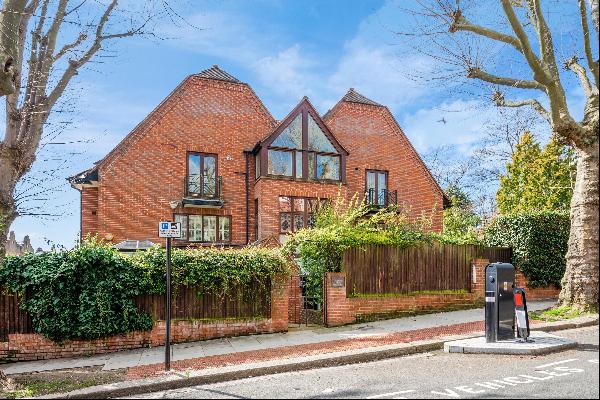 A four bedroom maisonette flat in Hampstead, NW3