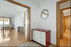 Flat, 4 bedrooms, for Rent