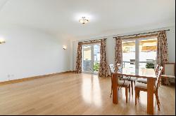 Flat, 4 bedrooms, for Rent