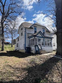 405 Park Street, Oakland IA 51560