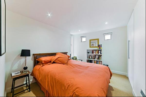 Apartment to rent in Arran House, London E14
