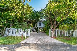 655 N Mashta Dr, Key Biscayne, FL