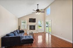 7461 Lake Barrington Drive, New Orleans, LA 70128