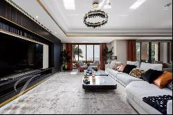 Seaside Splendor: Luxurious 5-Bedroom Villa in Palm Jumeirah