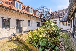 Superb Farmhouse from the late 18th century.