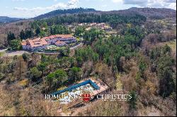 RESORT WITH THERMAL SPRING FOR SALE BETWEEN VAL D'ORCIA AND MAREMMA, TUSCANY