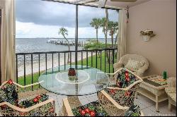 4540 NE Sandpebble Trace Unit 203, Stuart FL 34996