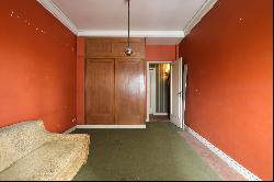 Flat, 6 bedrooms, for Sale