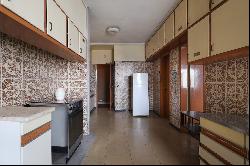 Flat, 6 bedrooms, for Sale