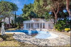 House to renovate with a large plot in Lloret del Mar.