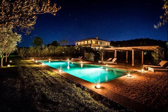 Capalbio: villa with enchanting view of the countryside